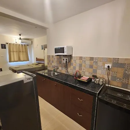 Coastal Suites Apart Hotel ---- 8 Minutes Walk To Beach Benaulim Exterior photo