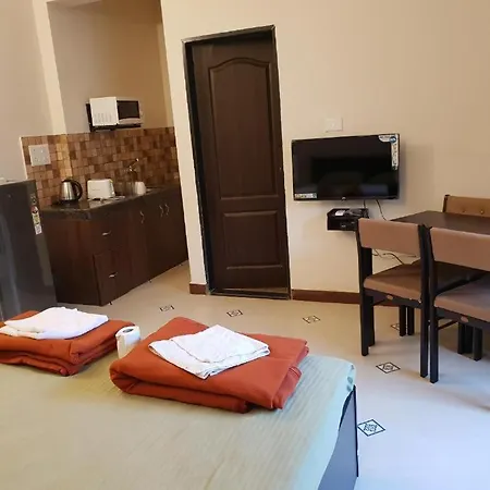 Coastal Suites Apart Hotel ---- 8 Minutes Walk To Beach Benaulim Exterior photo