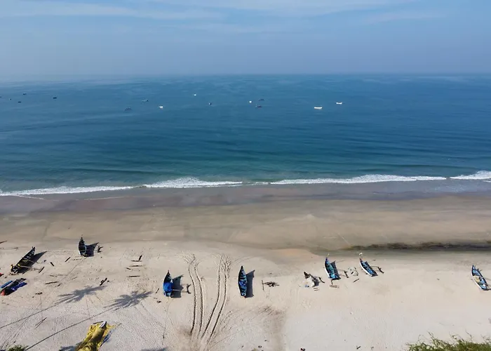 Coastal Suites Apart Hotel ---- 8 Minutes Walk To Beach