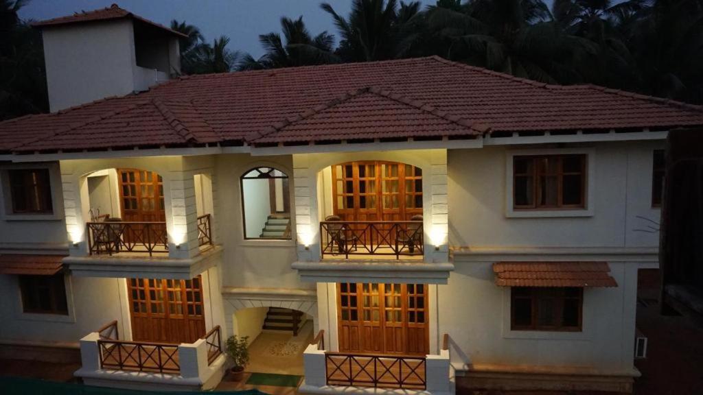 Coastal ---- 8 Minutes Walk To