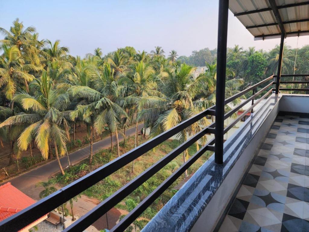Coastal ---- 8 Minutes Walk To Apartment Benaulim