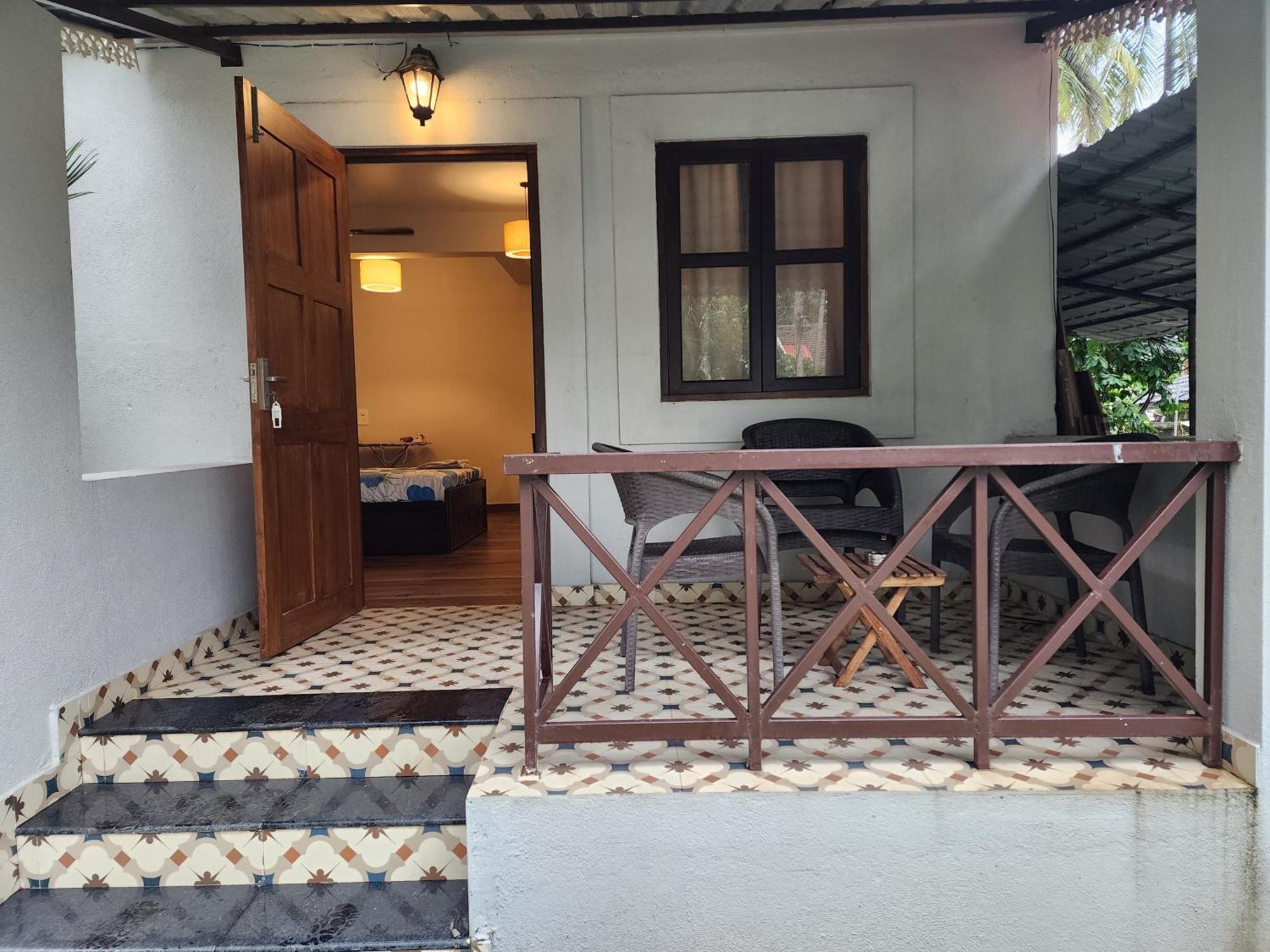 Apartment Coastal ---- 8 Minutes Walk To *