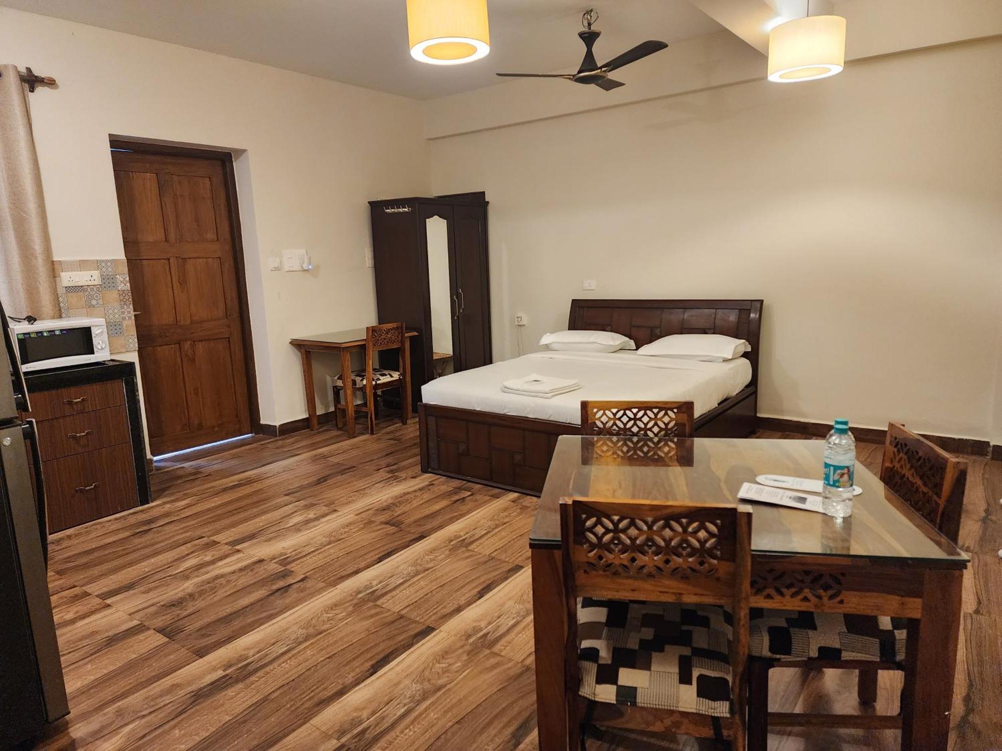 Coastal ---- 8 Minutes Walk To Apartment Benaulim