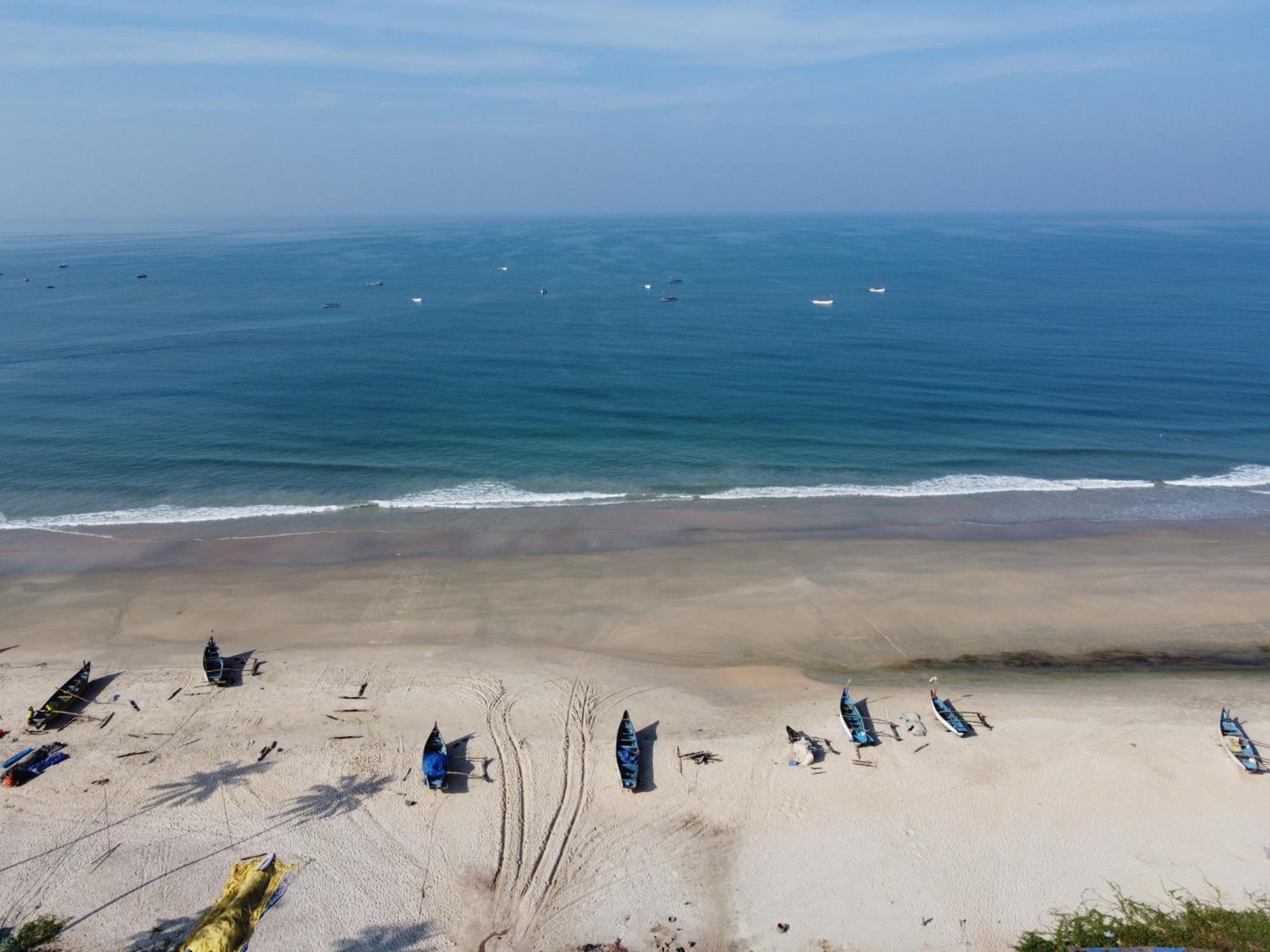 Coastal ---- 8 Minutes Walk To Apartment Benaulim